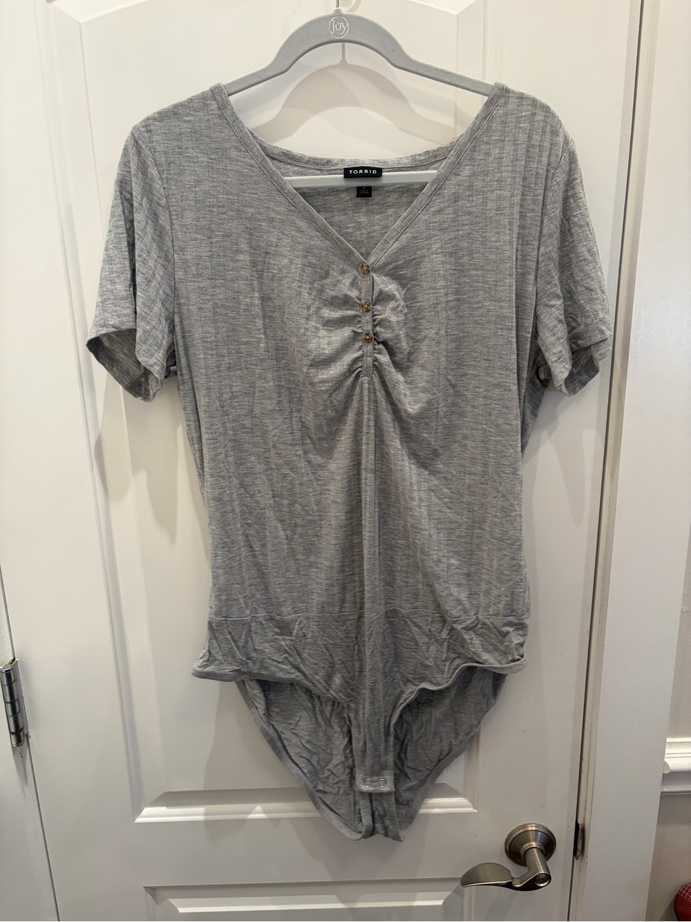 torrid Light Gray V-Neck Ruched Button Bodysuit